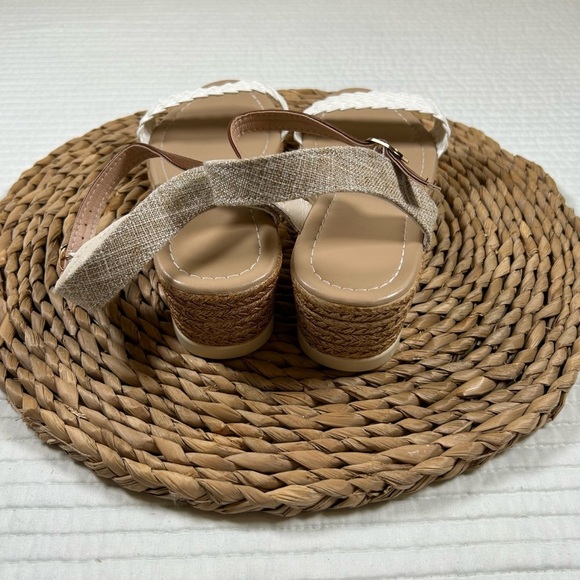 Women's Woven White and Tan Wedge Sandals - Picture 4 of 6